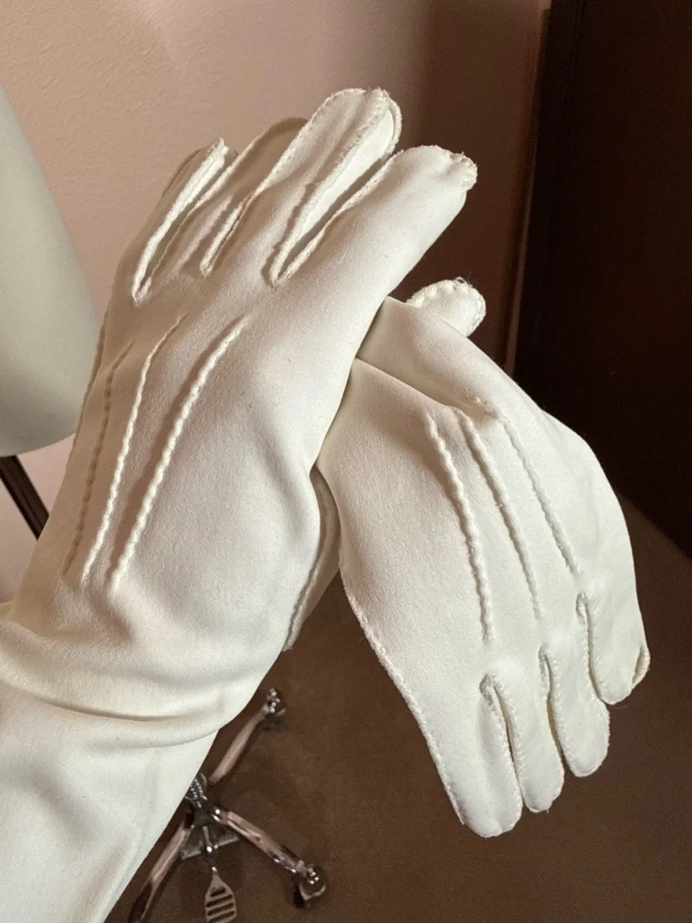 Vintage 1940’s Art deco top stitched white Opera Gloves wedding Large 8 Like new